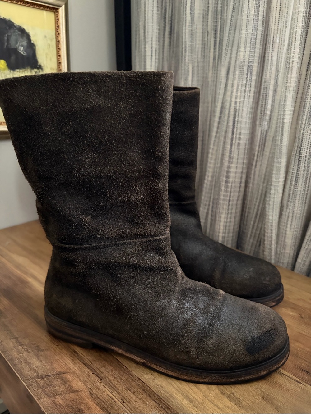 Black distressed suede boots Marseil